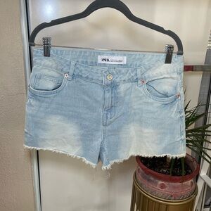 Zara Women’s Cut off Faded Denim Shorts Size 10 new